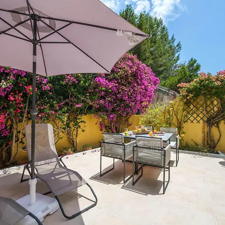 Villa Seafront Unit 1