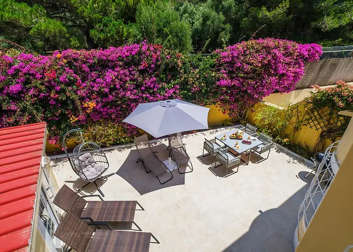 Seafront Unit 1 Villa *