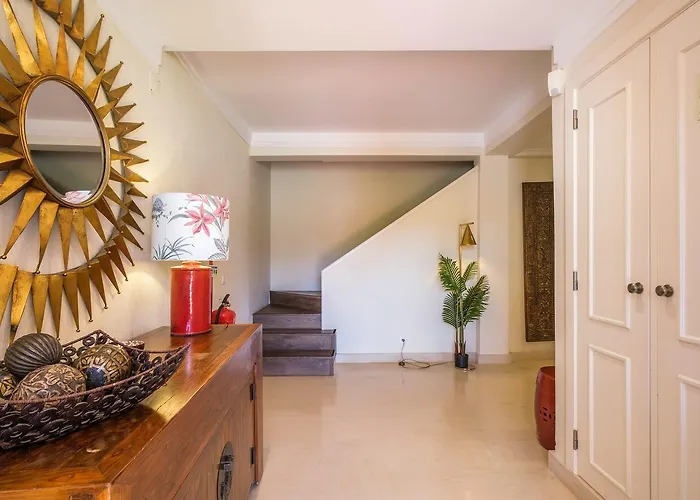 Villa Seafront Unit 1 *