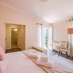 Seafront Unit 1 빌라