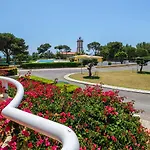 Seafront Unit 1