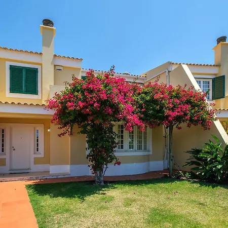 Villa Seafront Unit 1 *